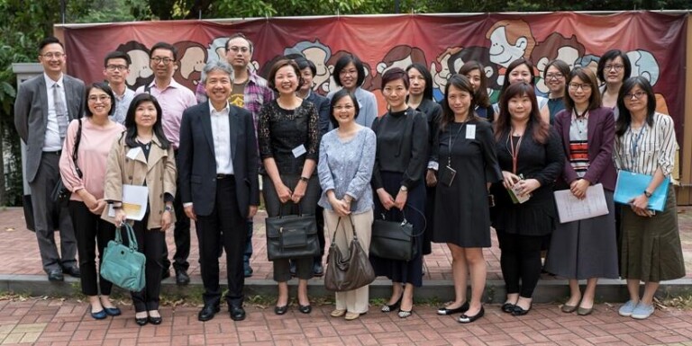 参观FOOD-CO食物援助点